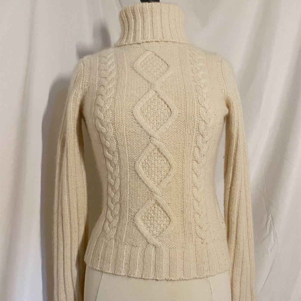 Cable knit Sweater